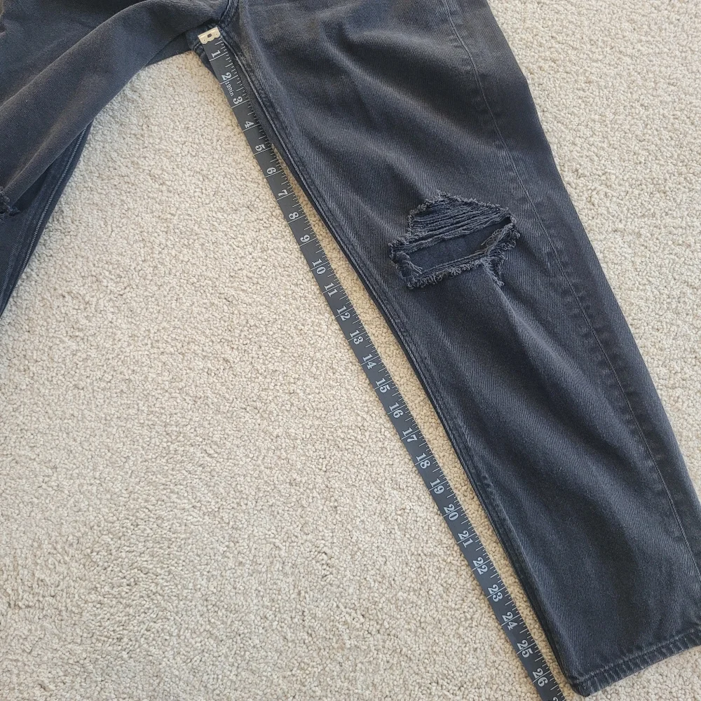 American Eagle Womens Ripped Mom Straight Jean Faded Black High Waisted  Size 4 - Picture 8 of 11